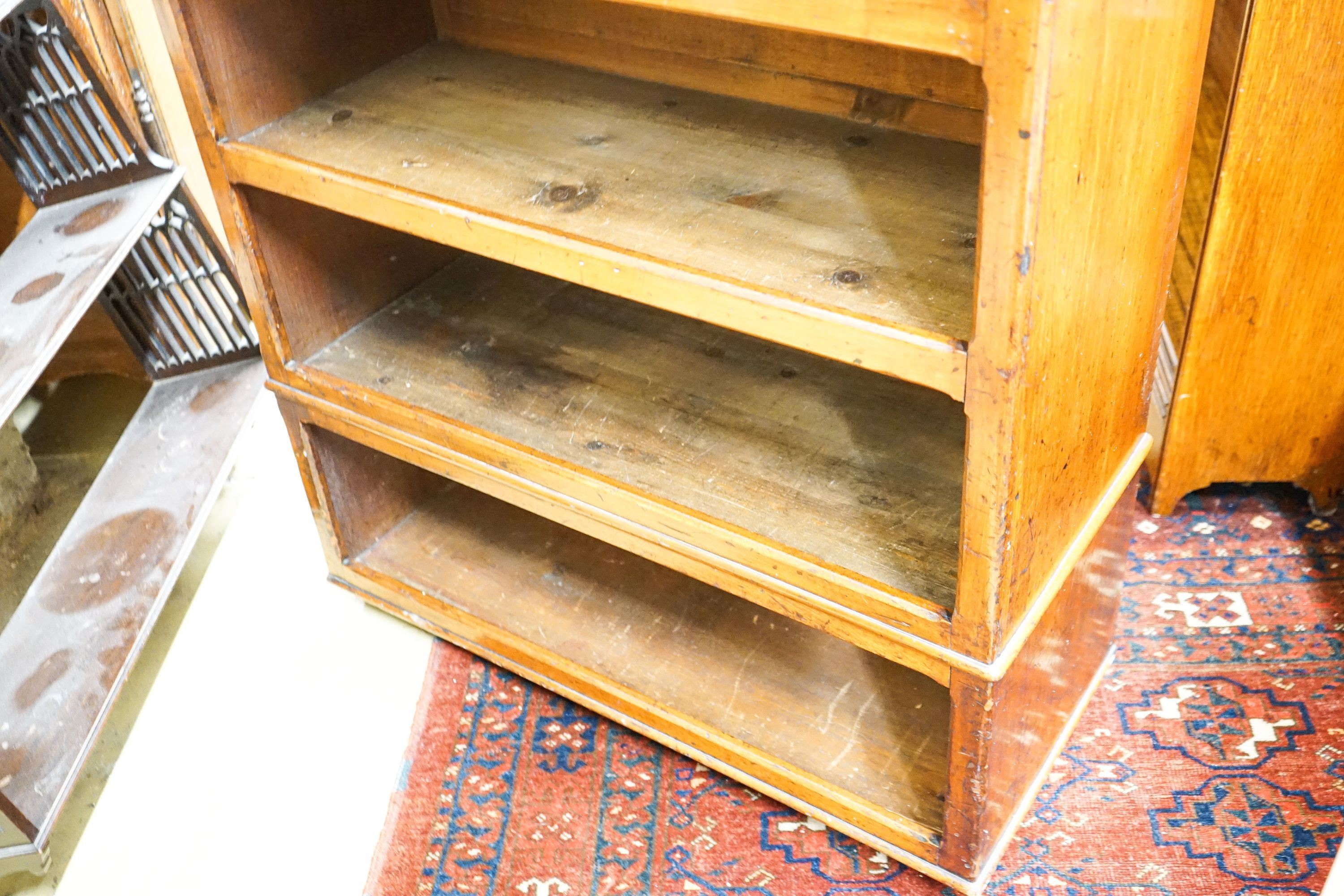 A Victorian mahogany open bookcase, length 77cm, depth 32cm, height 110cm